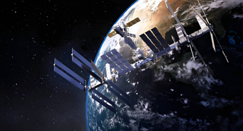 ISS, nuova passeggiata spaziale: Menon e Adenot completano l�antenna